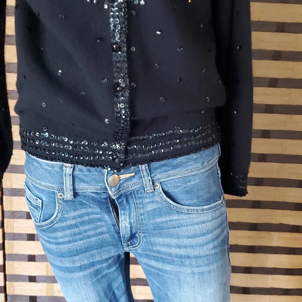 Cecile Angora Bermuda lined cardigan - Picture 8 of 12